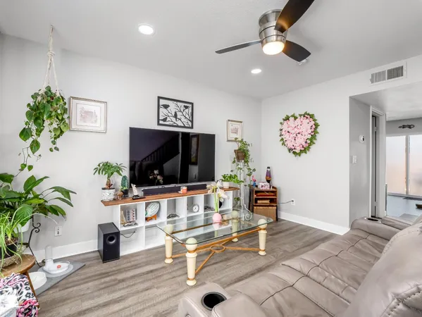 $195,000 | 1745 North Winery Avenue, Unit 140, Fresno, CA 93703