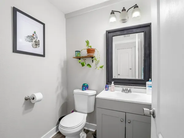 $195,000 | 1745 North Winery Avenue, Unit 140, Fresno, CA 93703