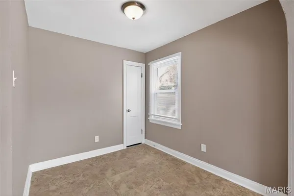 $79,900 | 405 Estelle Avenue, Ferguson, MO 63135