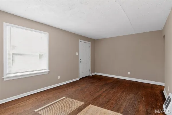 $79,900 | 405 Estelle Avenue, Ferguson, MO 63135