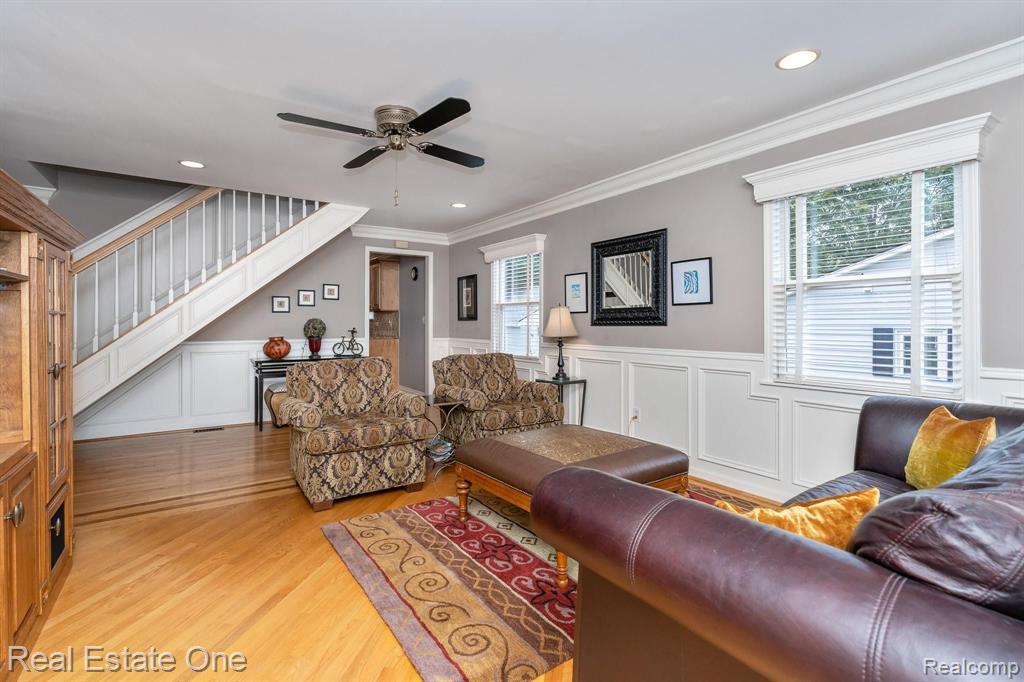 214 Oak Street Rochester, MI 48307 - Photo 9 of 27