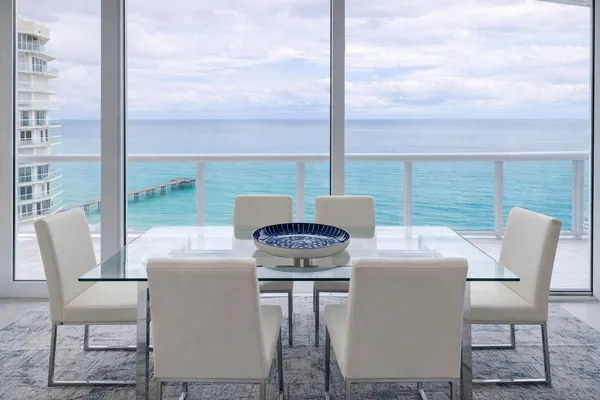 $7,000 | 16425 Collins Avenue, Unit 2514, Sunny Isles Beach, FL 33160