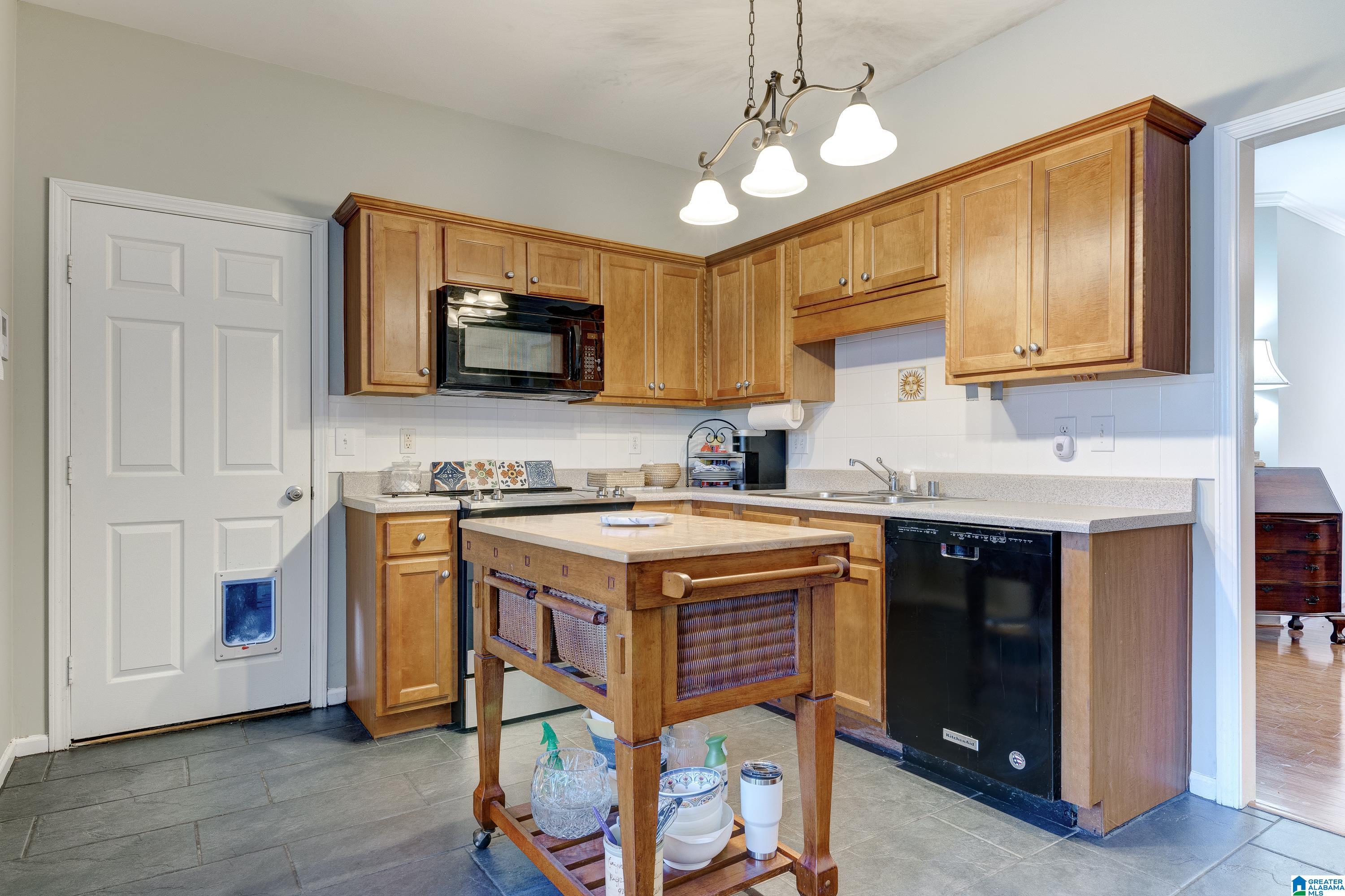 121 Narrows Point Court Birmingham, AL 35242 - Photo 8 of 28
