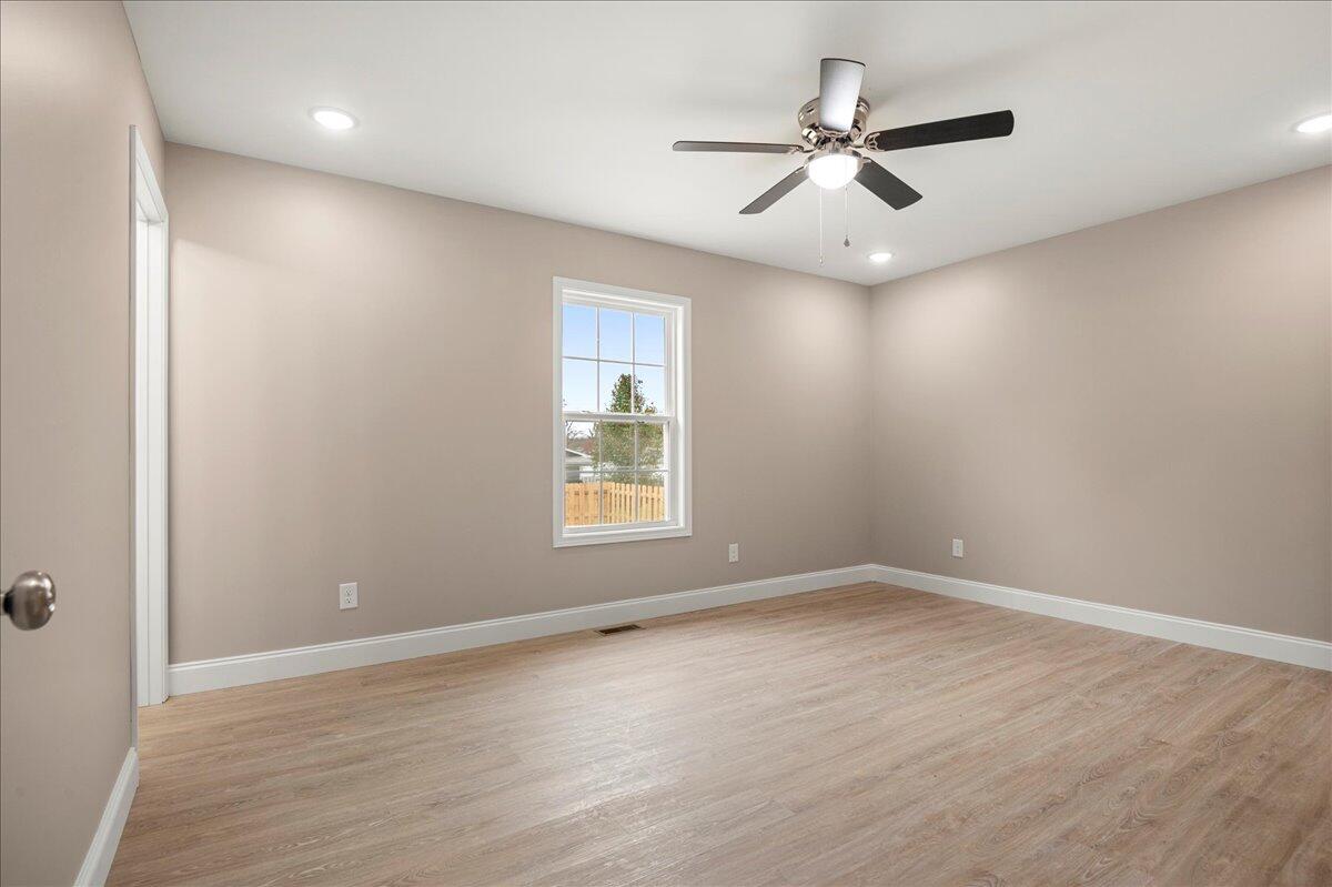 207 Mitchell Street Corbin, KY 40701 - Photo 22 of 38 19-Master Bedroom