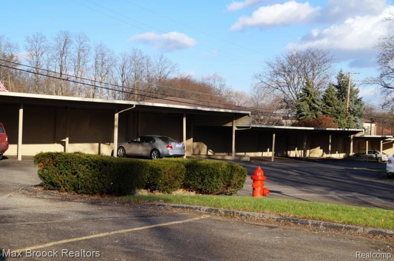 4045 West Maple Road, Unit 203 Bloomfield Hills, MI 48301 - Photo 25 of 25 24.jpg