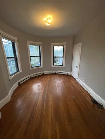 $3,350 | 165 Chestnut Avenue, Unit 3, Boston, MA 02130