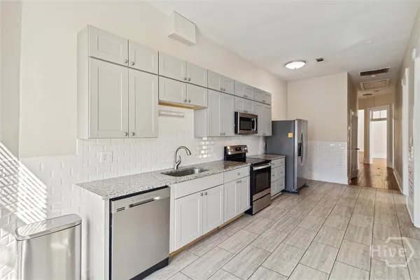 $3,200 | 413 East Waldburg Street, Unit B, Savannah, GA 31401