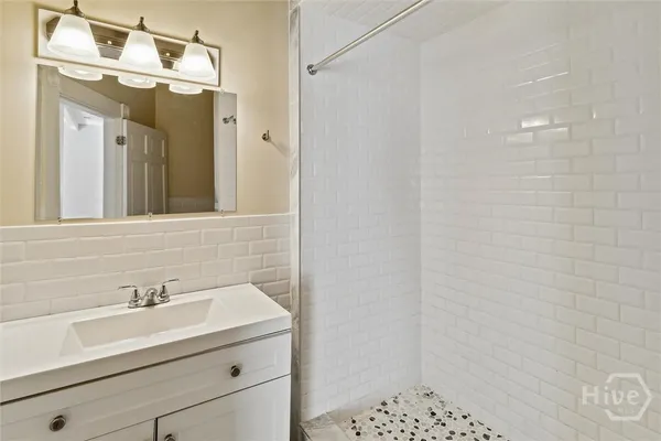$3,200 | 413 East Waldburg Street, Unit B, Savannah, GA 31401