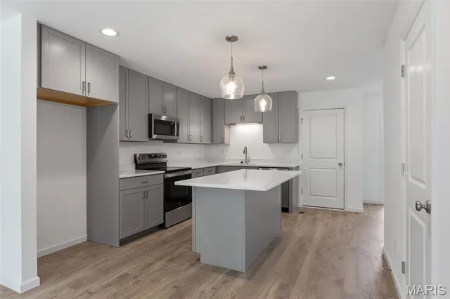 $325,308 | 409 Sunset Hollow Drive, Wentzville, MO 63385