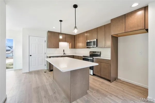 $309,900 | 409 Sunset Hollow Drive, Wentzville, MO 63385