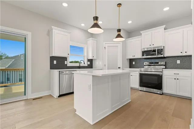 $459,900 | 2332 Northeast Andromada Court, Blue Springs, MO 64029