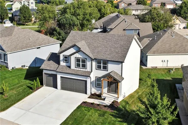 $459,900 | 2332 Northeast Andromada Court, Blue Springs, MO 64029