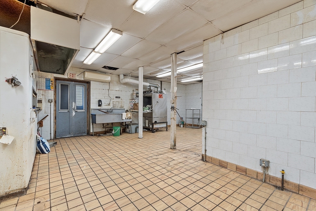 258-270 K Street Boston, MA 02127 - Photo 8 of 41