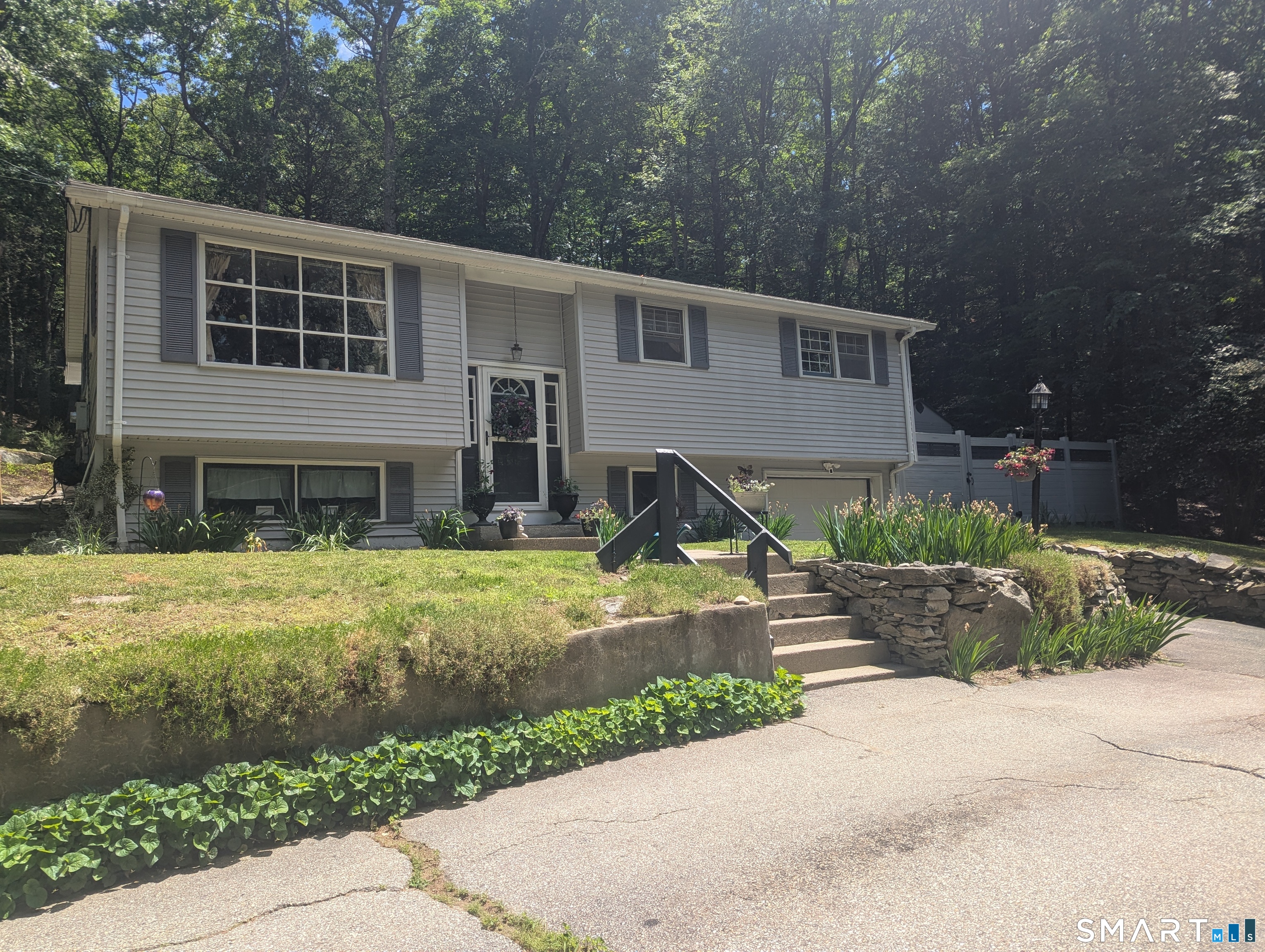 97 Kapitulik Road Thompson, CT 06255 - Photo 1 of 40