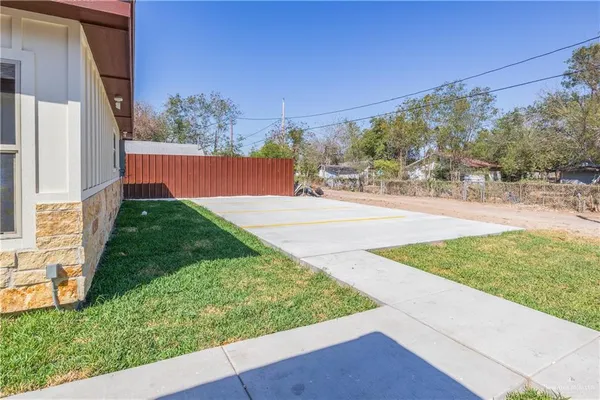 $1,450 | 2114 Galveston Avenue, Unit 2, McAllen, TX 78501