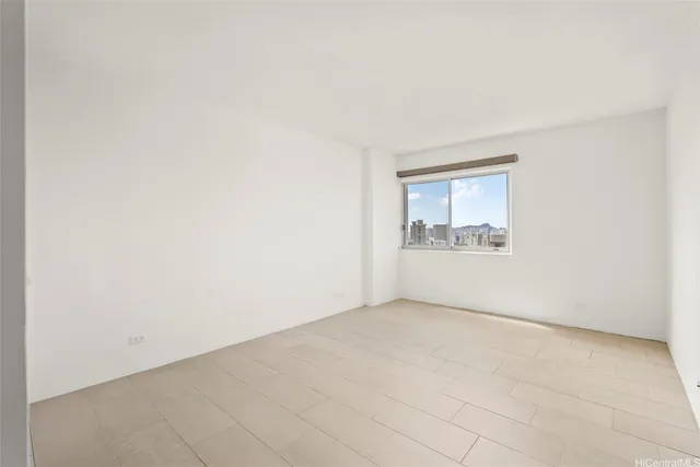 $849,000 | 999 Wilder Avenue, Unit 702, Honolulu, HI 96822