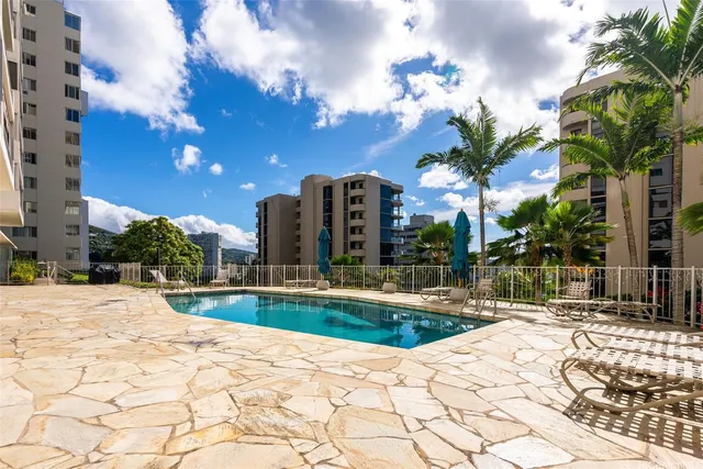 $849,000 | 999 Wilder Avenue, Unit 702, Honolulu, HI 96822