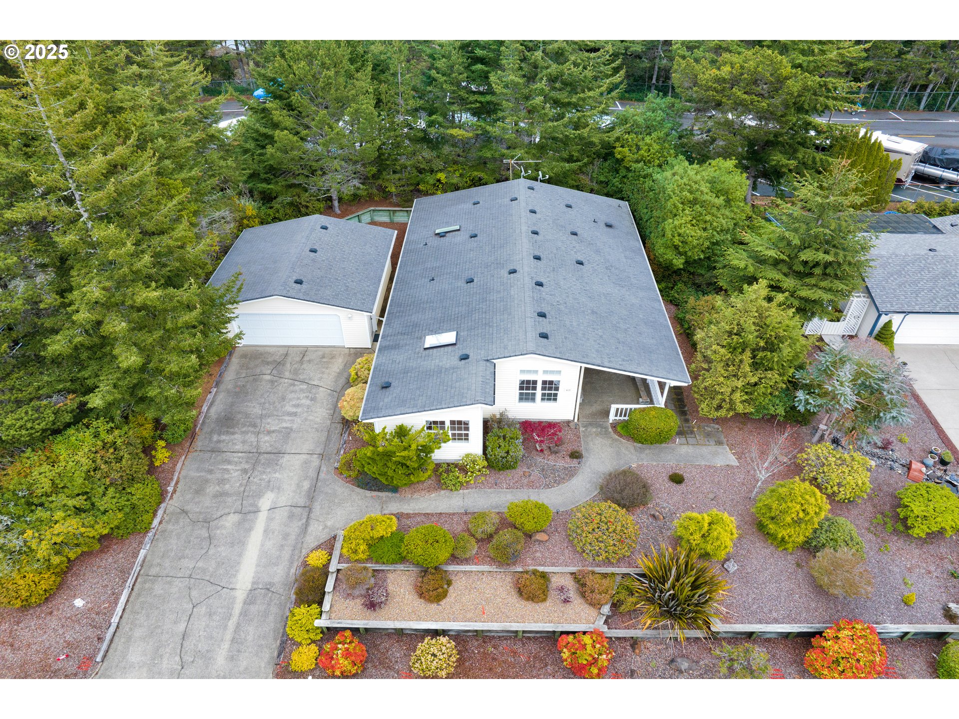 415 Sherwood Loop Florence, OR 97439 - Photo 4 of 41 Gallery Image 4