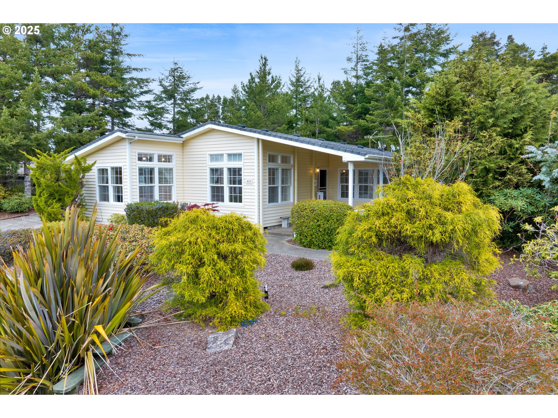 415 Sherwood Loop Florence, OR 97439 - Photo 5 of 41 Gallery Image 5