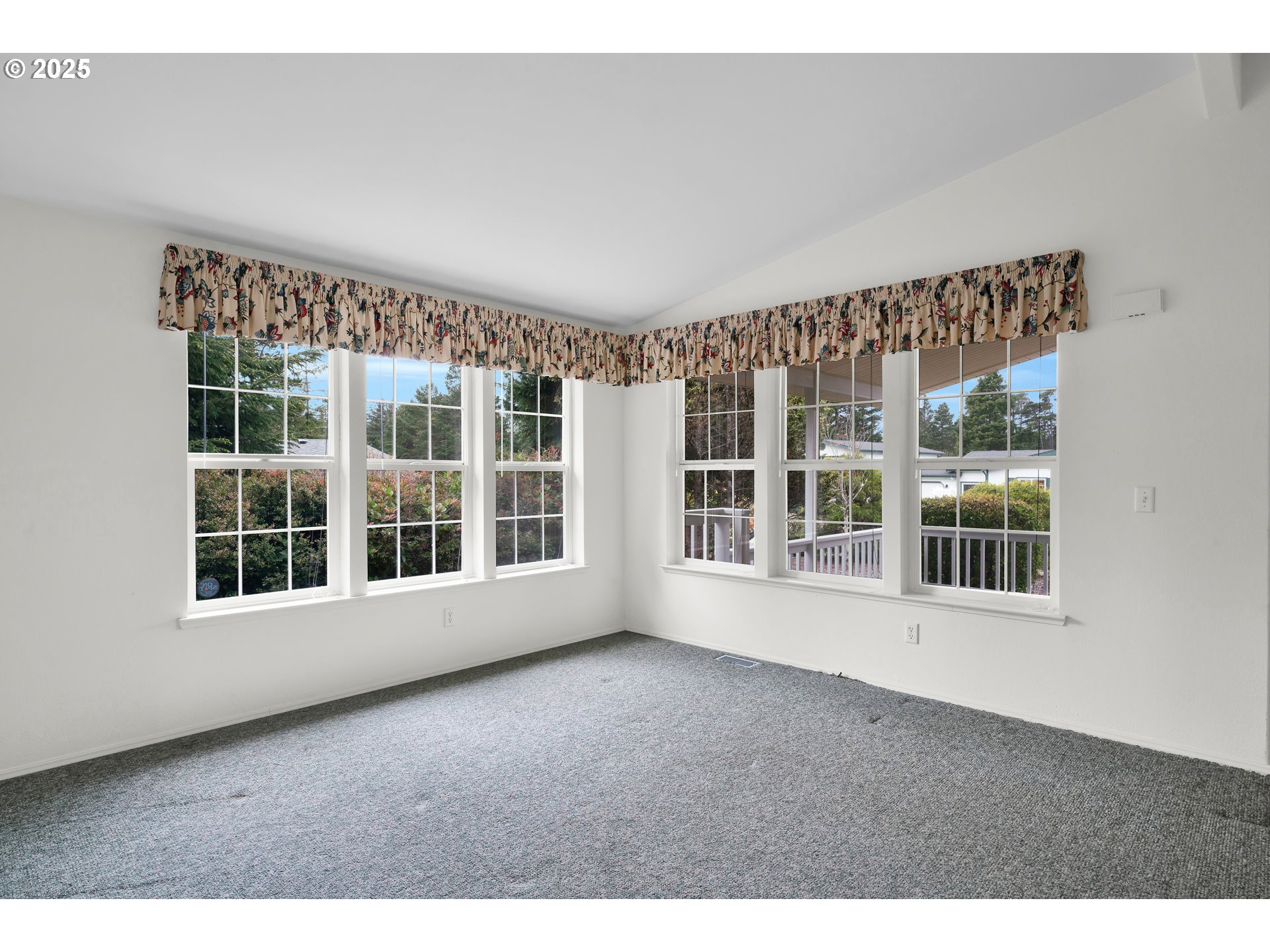415 Sherwood Loop Florence, OR 97439 - Photo 10 of 41 Gallery Image 10