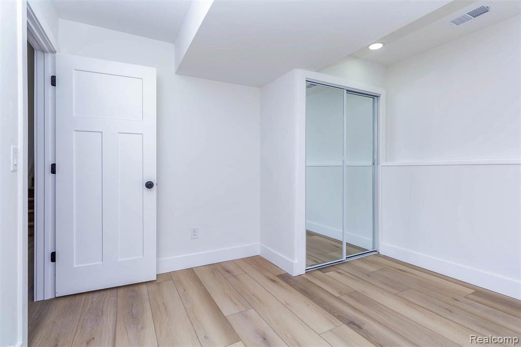 47387 Royal Road Macomb, MI 48044 - Photo 25 of 32 Gallery Image 25