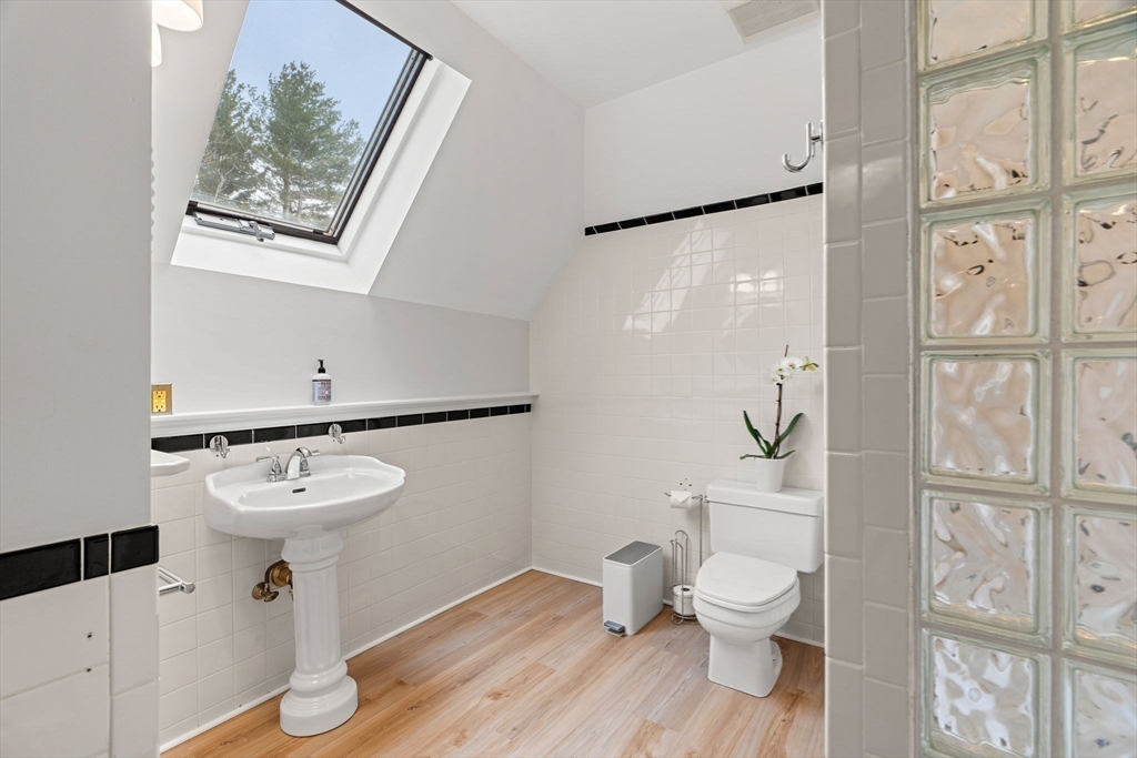 33 Berkeley Street Newton, MA 02465 - Photo 28 of 41