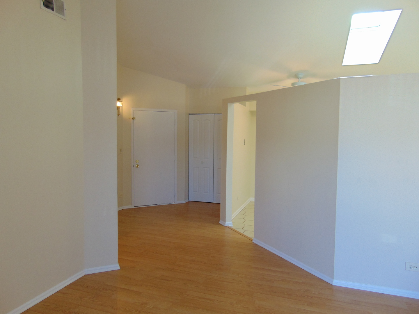1662 Commodore Court, Unit 2 Schaumburg, IL 60193 - Photo 10 of 26 a view of hallway with closet
