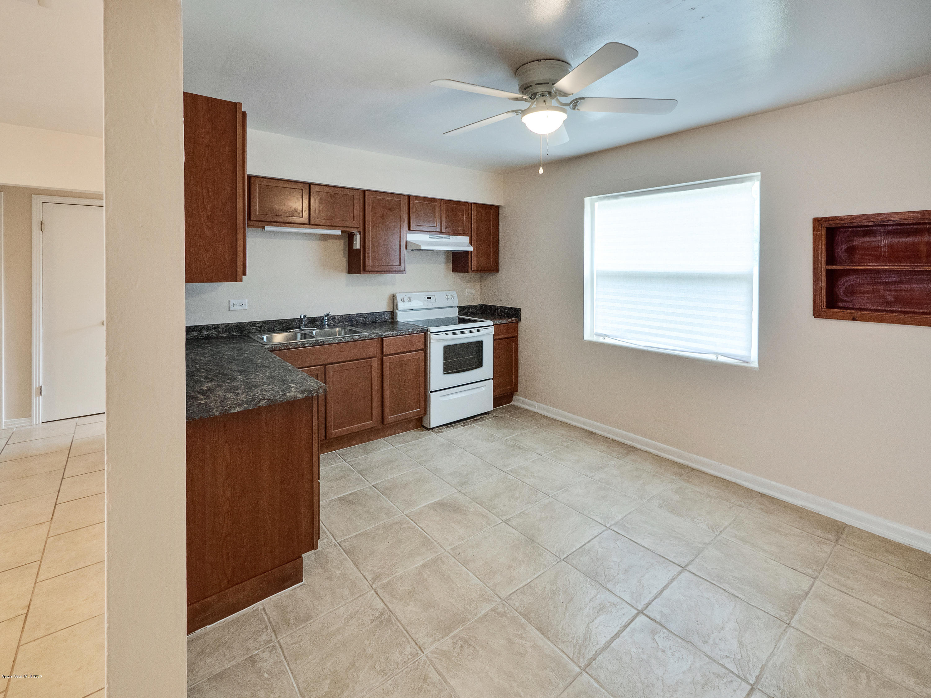 1051 Olive Street Cocoa, FL 32922 - Photo 6 of 14 P1210658