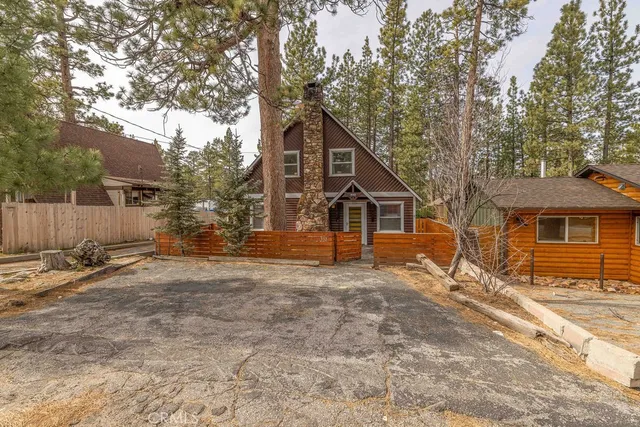 $699,999 | 332 Vista Big Bear Lake, Big Bear Lake, CA 92315