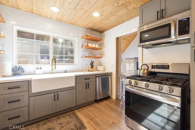 $699,999 | 332 Vista Big Bear Lake, Big Bear Lake, CA 92315