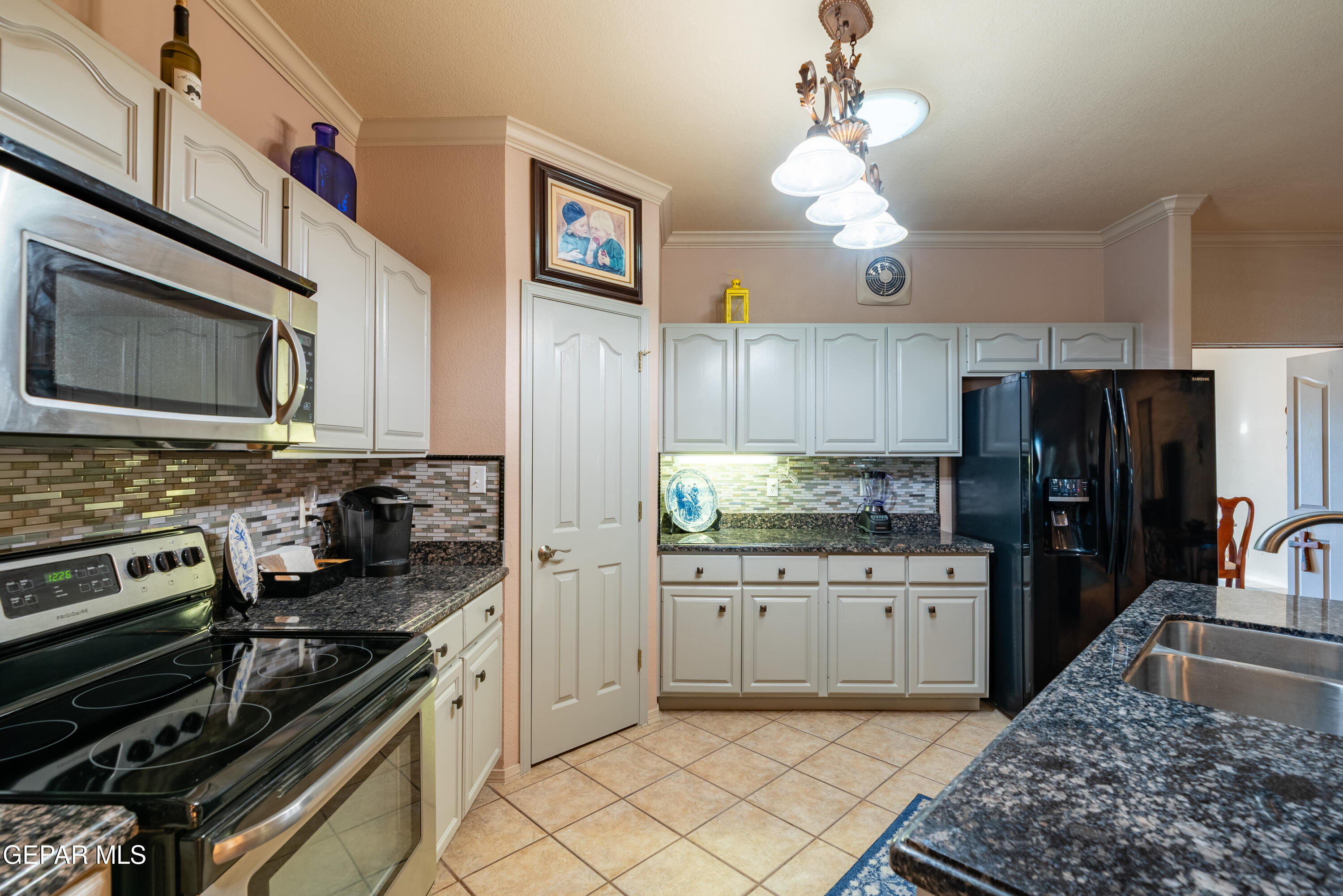 6701 Pearl Ridge Drive El Paso, TX 79912 - Photo 7 of 32 Pearl Ridge 6701-6