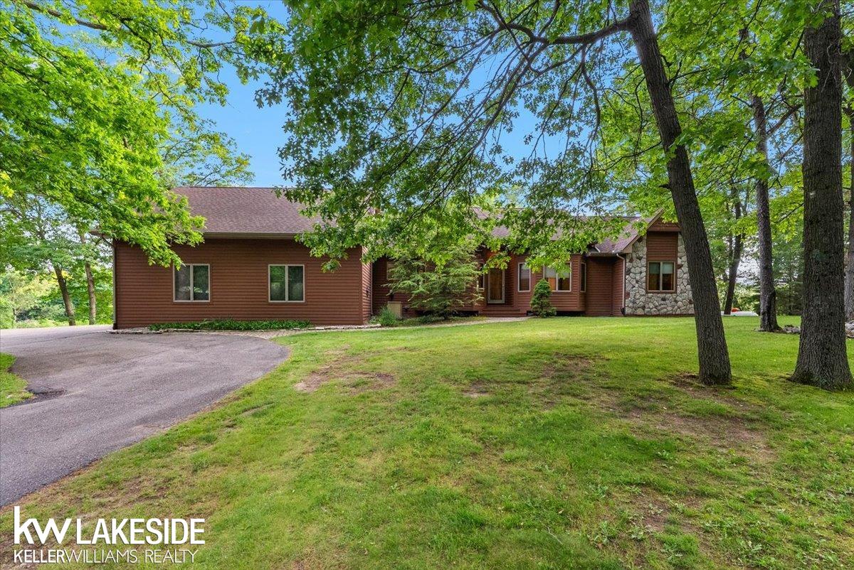 1455 Oak Ridge Road Oxford, MI 48371 - Photo 3 of 78