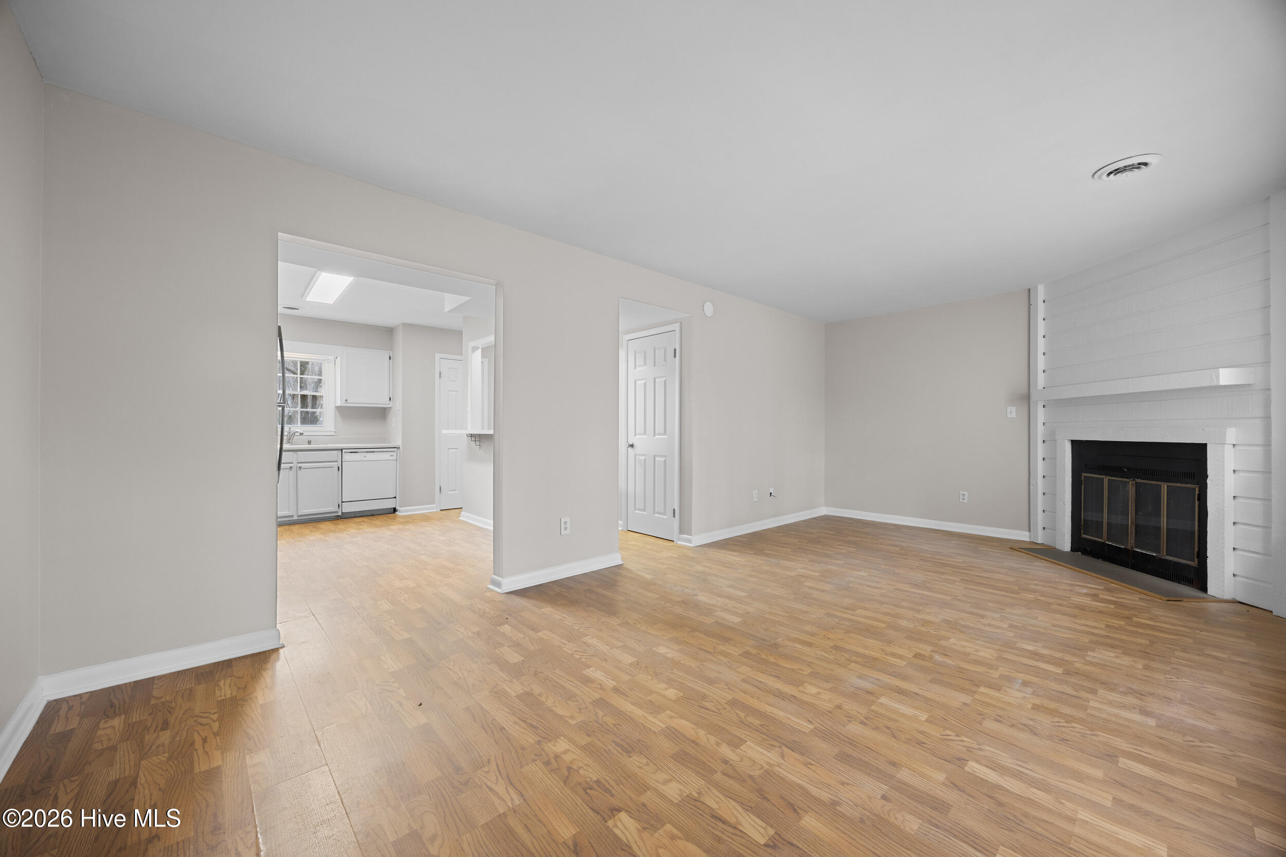 4905 Pompano Court Wilmington, NC 28403 - Photo 11 of 31 14_living room