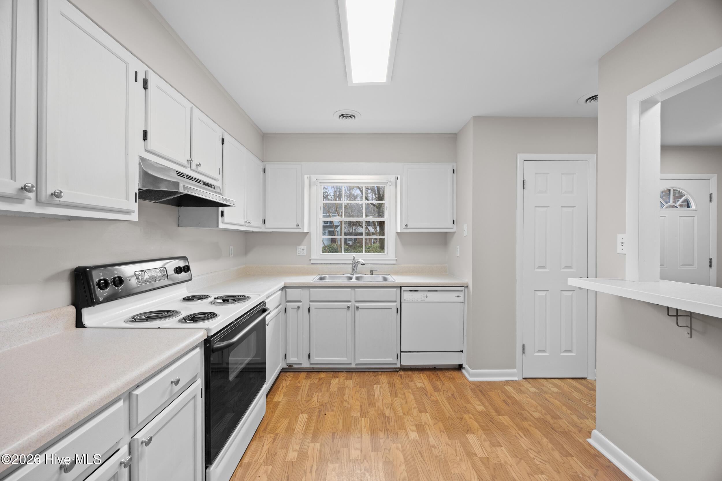 4905 Pompano Court Wilmington, NC 28403 - Photo 15 of 31 18_kitchen