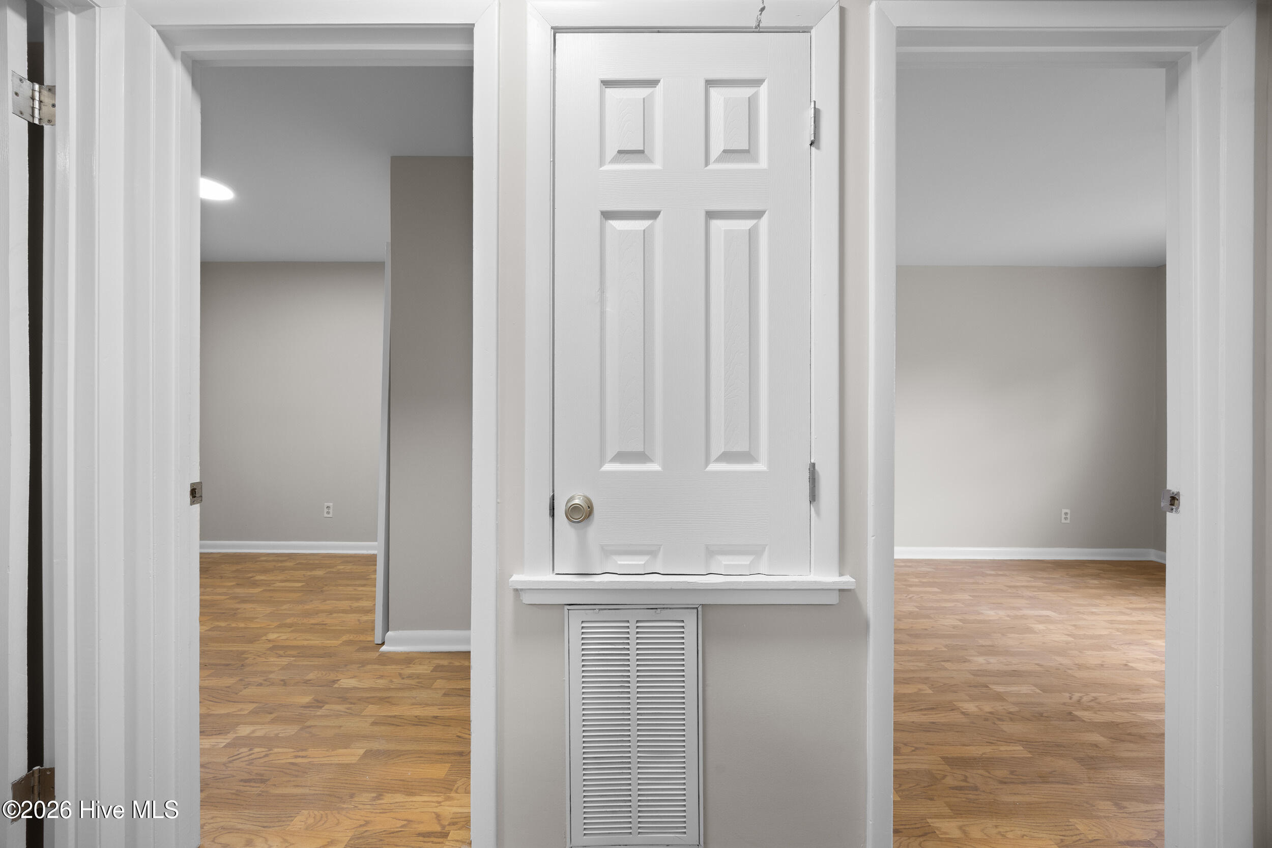 4905 Pompano Court Wilmington, NC 28403 - Photo 17 of 31 20_hallway