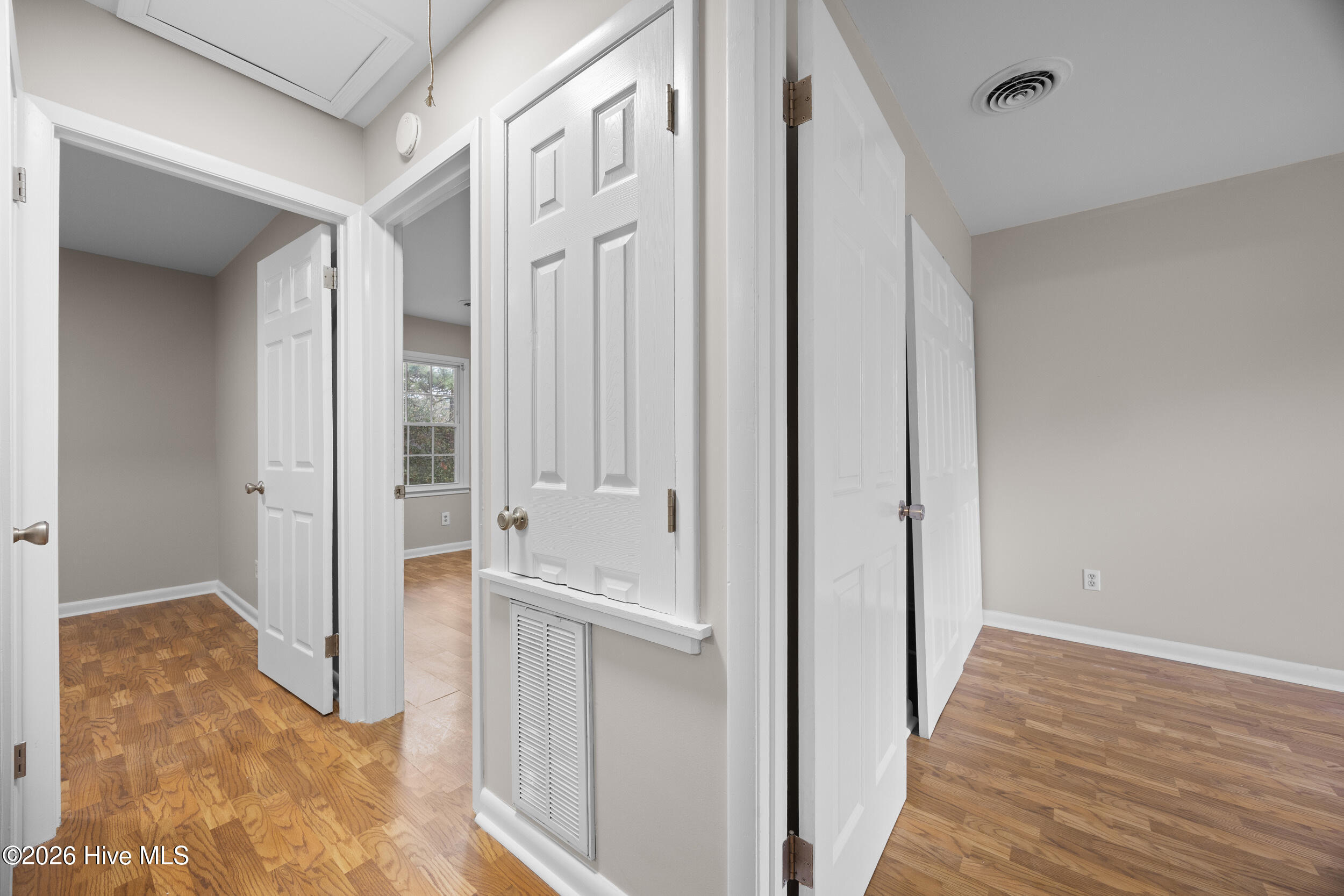 4905 Pompano Court Wilmington, NC 28403 - Photo 18 of 31 21_hallway