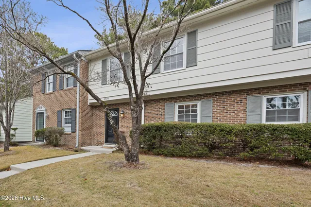 $2,200 | 4905 Pompano Court, Wilmington, NC 28403
