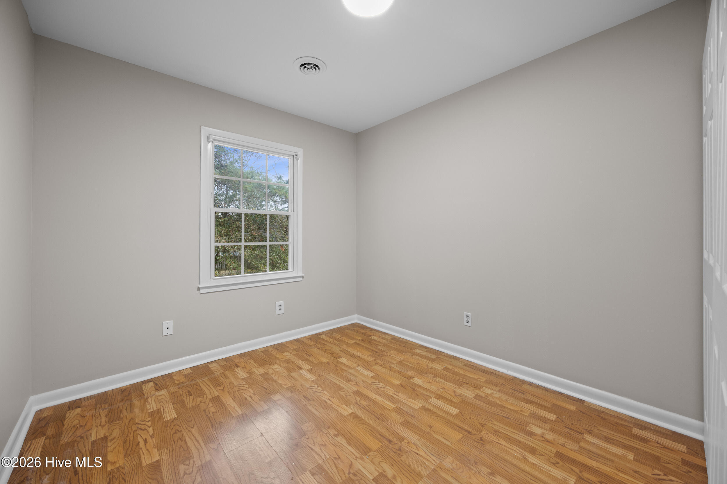 4905 Pompano Court Wilmington, NC 28403 - Photo 24 of 31 27_bedroom