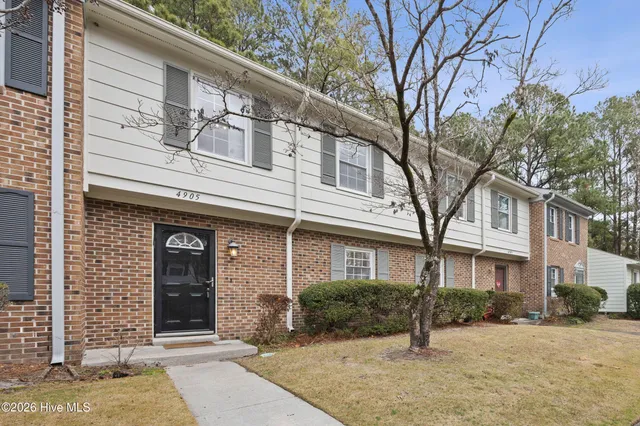 $2,200 | 4905 Pompano Court, Wilmington, NC 28403
