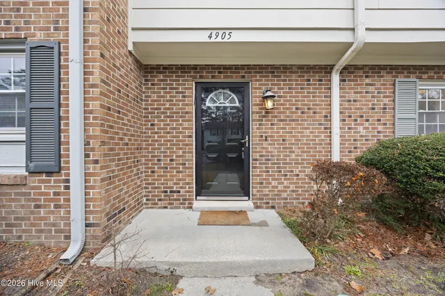 $2,200 | 4905 Pompano Court, Wilmington, NC 28403
