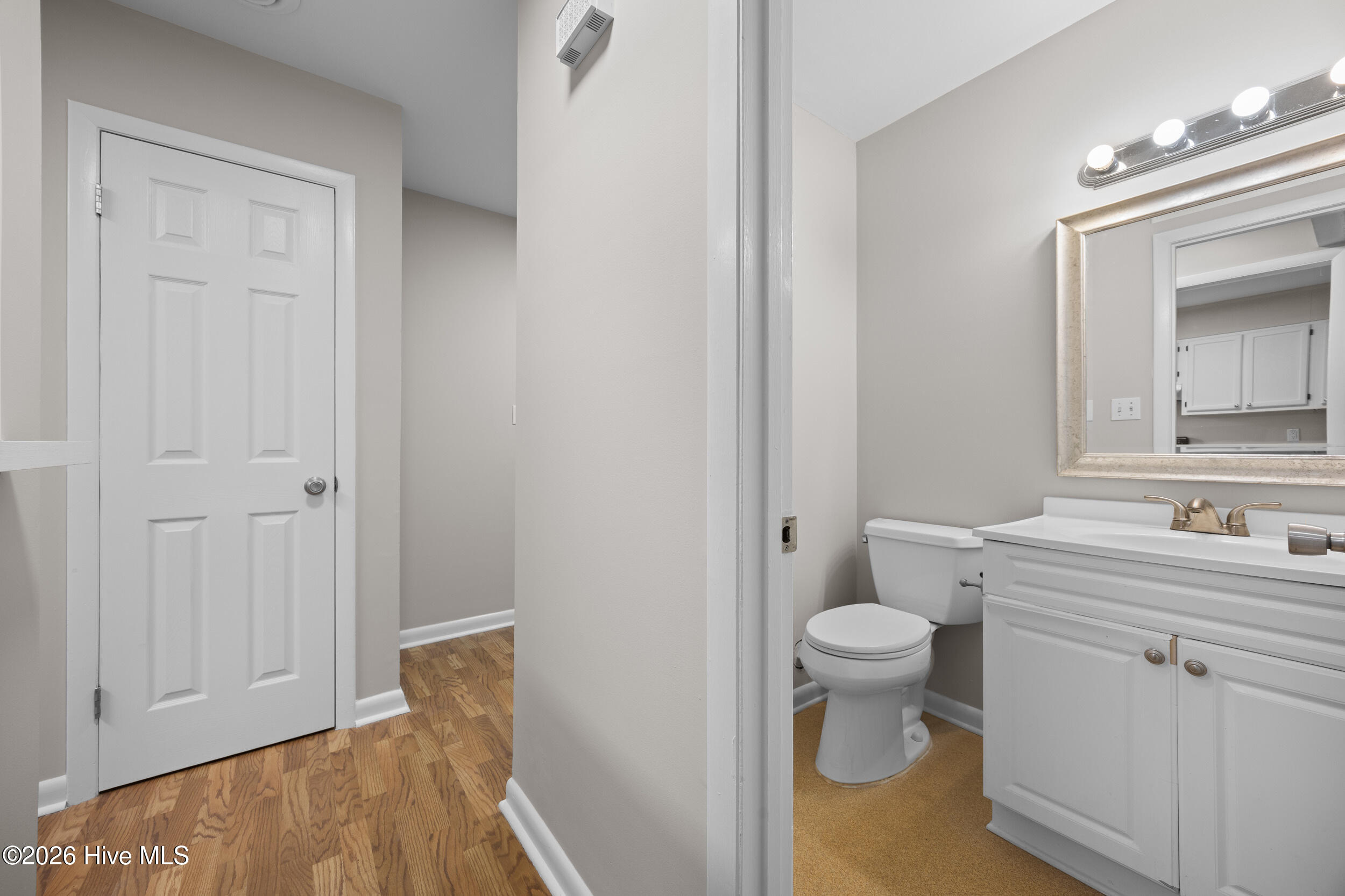 4905 Pompano Court Wilmington, NC 28403 - Photo 7 of 31 10_bathroom