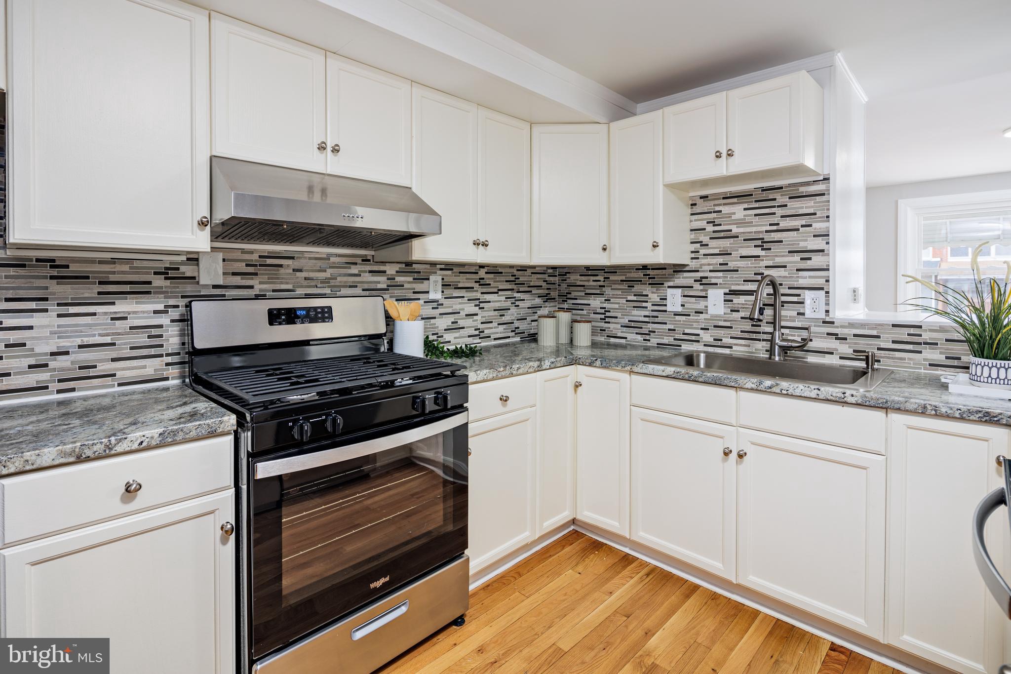8037 Lansdale Road Baltimore, MD 21224 - Photo 8 of 38 Gallery Image 8