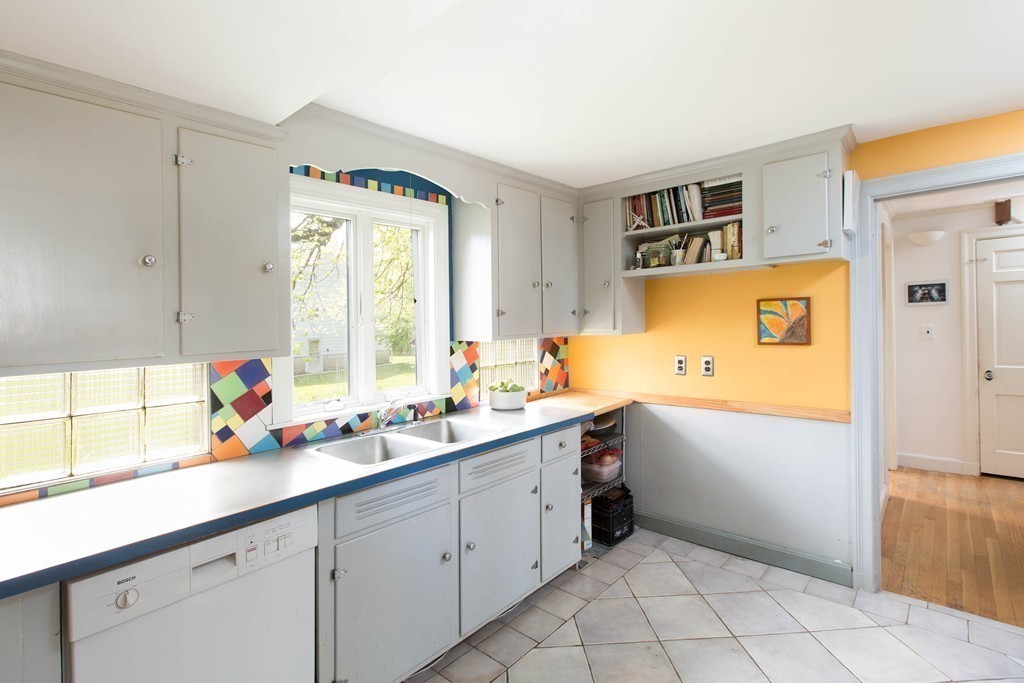 10 Anis Road Belmont, MA 02478 - Photo 4 of 12 Gallery Image 4
