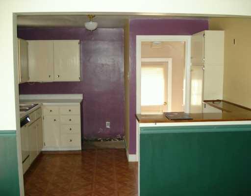 926 Liberty Street McKees Rocks, PA 15136 - Photo 2 of 8 Kitchen.