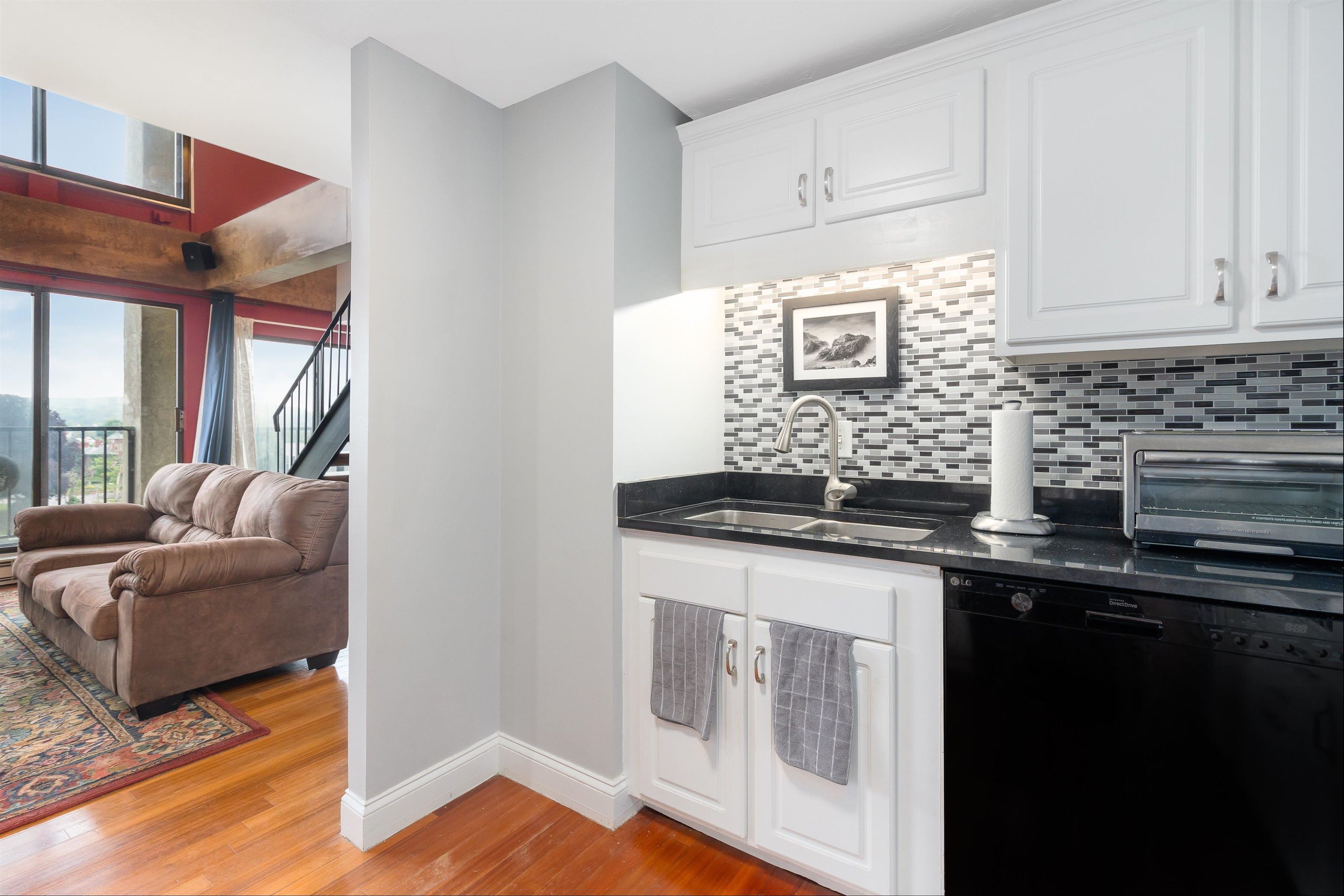 55 River Road, Unit 10A Manchester, NH 03104 - Photo 3 of 37