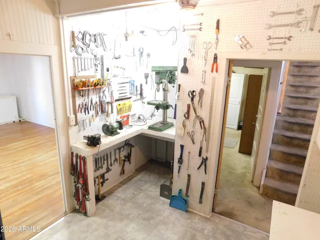 a view of an entryway with workspace