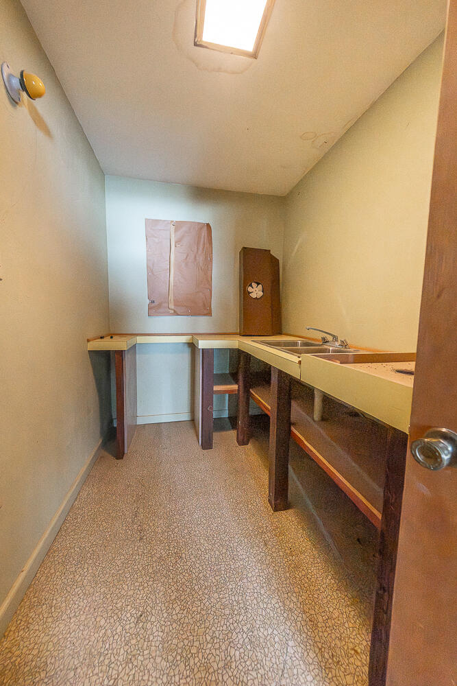 1918 42nd Street Lubbock, TX 79412 - Photo 26 of 29 a view of room with furniture