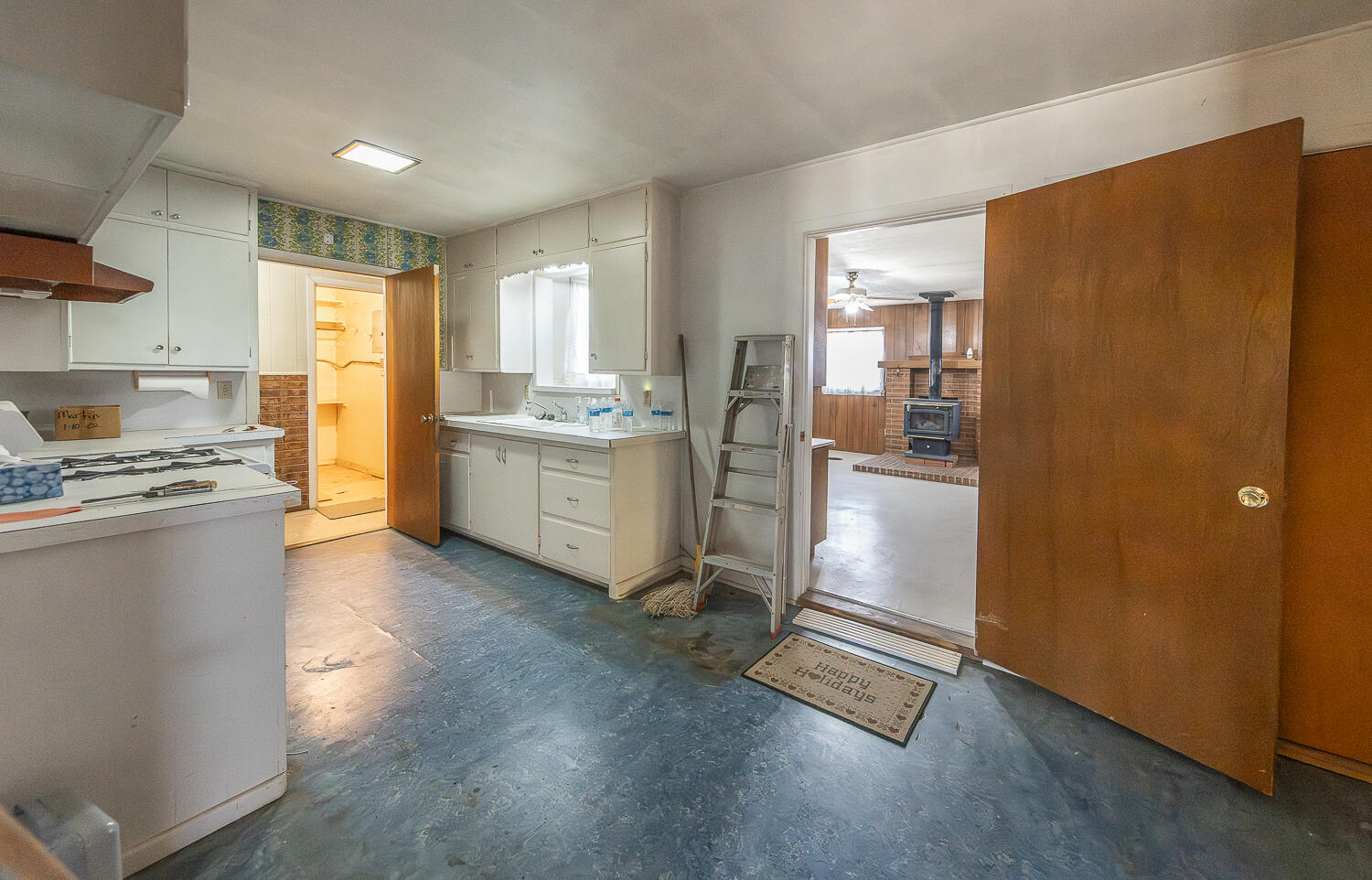 1918 42nd Street Lubbock, TX 79412 - Photo 7 of 29 a kitchen with granite countertop cabinets and appliances