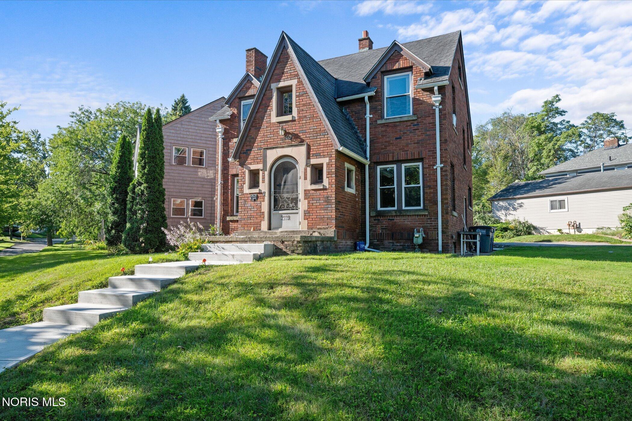 2119 Kensington Road Toledo, OH 43607 - Photo 3 of 25 Gallery Image 3