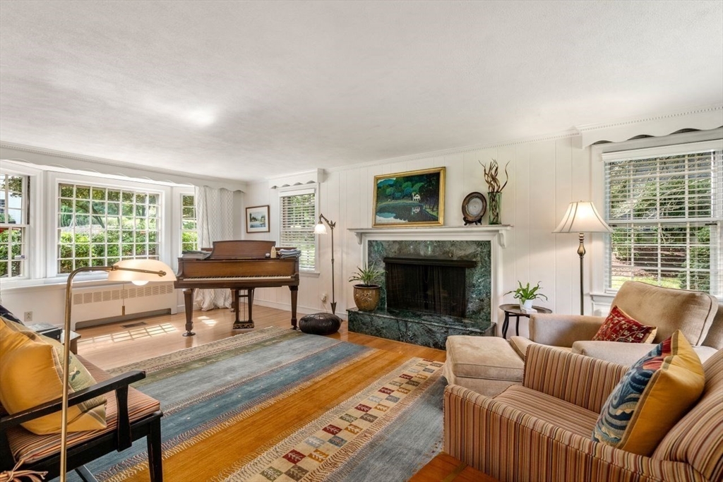 11 Nantucket Road Wellesley, MA 02481 - Photo 6 of 23